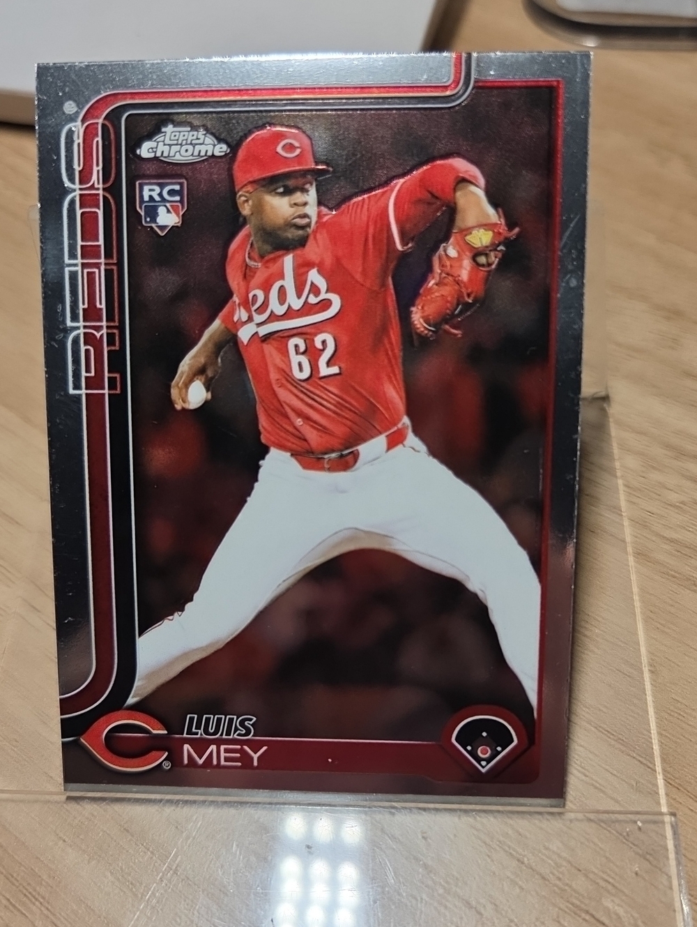 2025 Topps Chrome Luis Mey Rookie Card